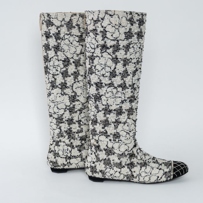 Pre-Loved Chanel™ White and Black Tweed Floral Boots Size 39