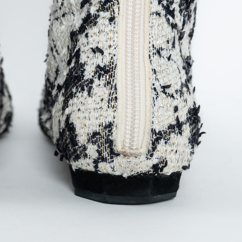 Pre-Loved Chanel™ White and Black Tweed Floral Boots Size 39