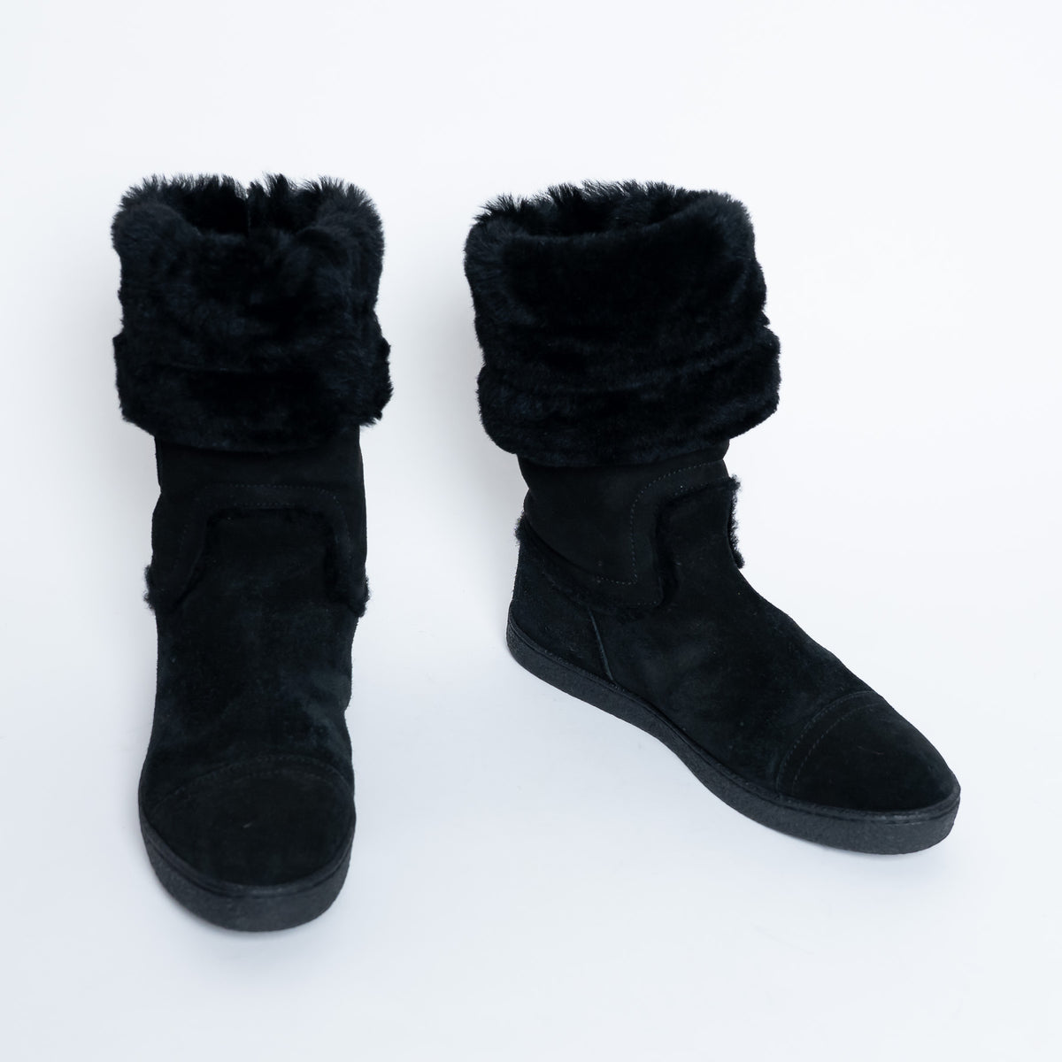 Pre-Loved Chanel™ Black Suede Faux Fur Lined Boots Size 38