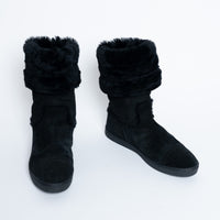 Pre-Loved Chanel™ Black Suede Faux Fur Lined Boots Size 38