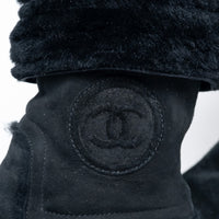 Pre-Loved Chanel™ Black Suede Faux Fur Lined Boots Size 38