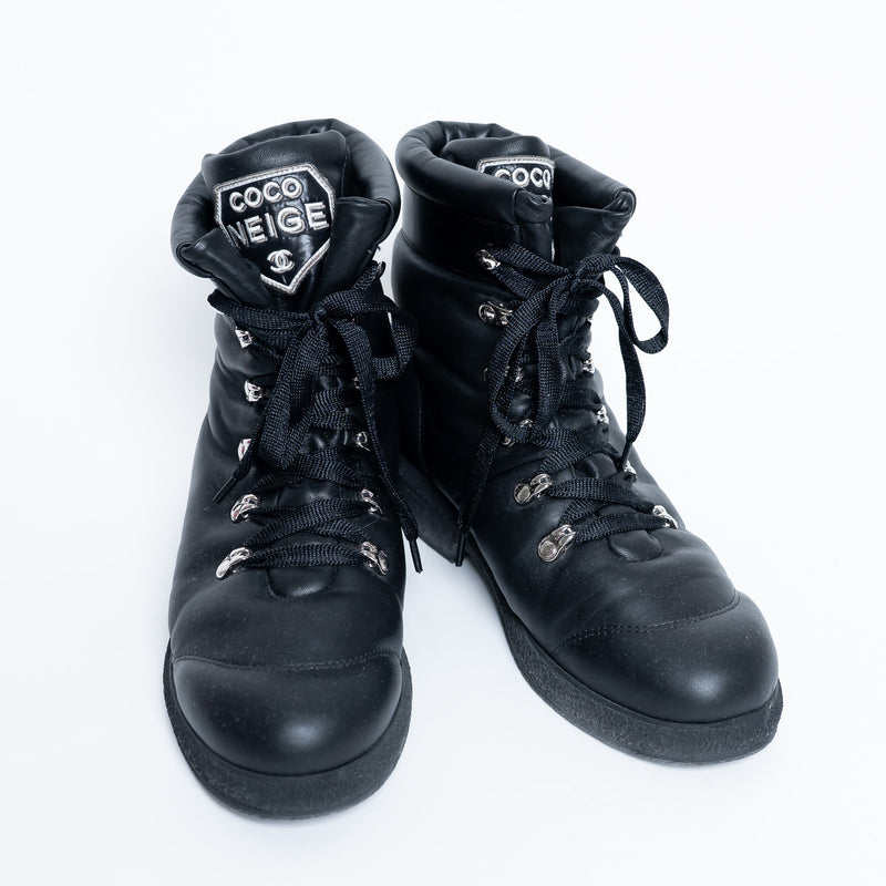 Pre-Loved Chanel™ "Coco Neige" Black Leather Winter Boots Size 38
