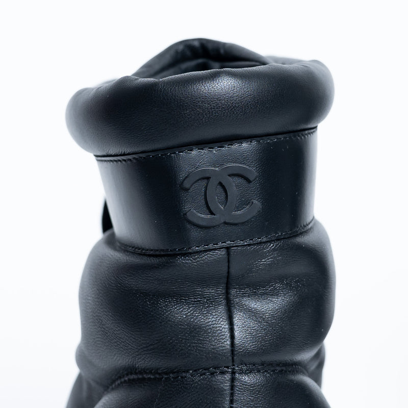 Pre-Loved Chanel™ "Coco Neige" Black Leather Winter Boots Size 38