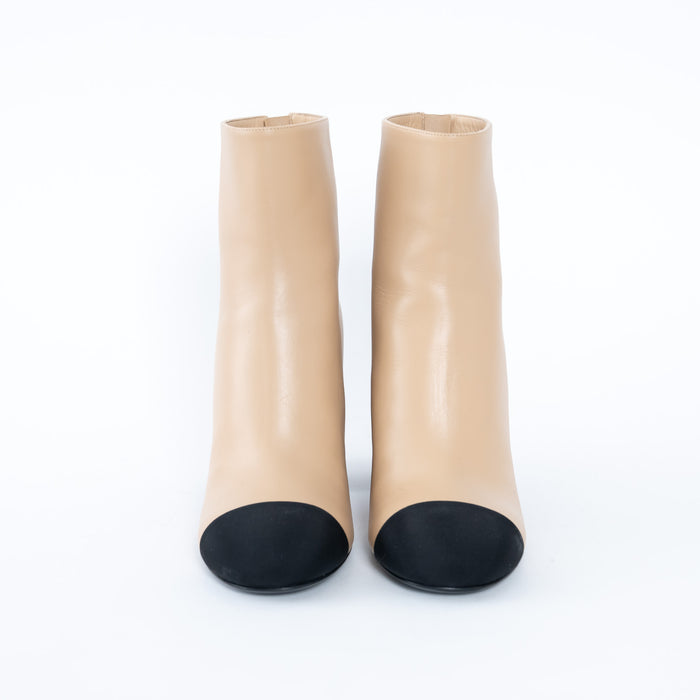 Pre-Loved Chanel™ Block Heel Beige Leather Boots Size 39
