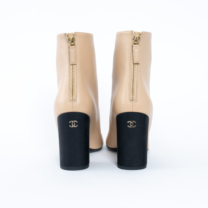 Pre-Loved Chanel™ Block Heel Beige Leather Boots Size 39