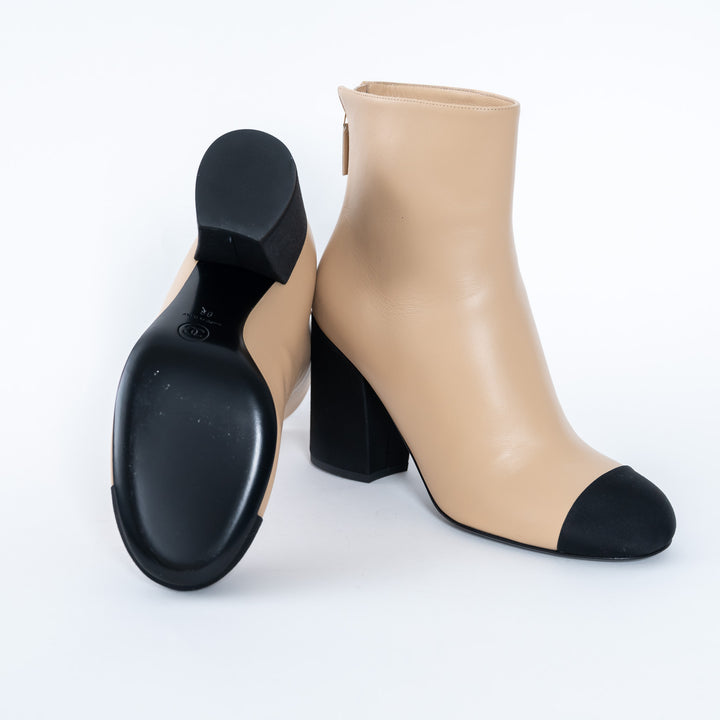 Pre-Loved Chanel™ Block Heel Beige Leather Boots Size 39