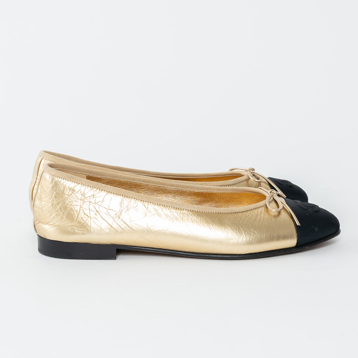 Pre-Loved Chanel™ Metallic Gold Laminated Lambskin Leather Ballet Flats Size 39