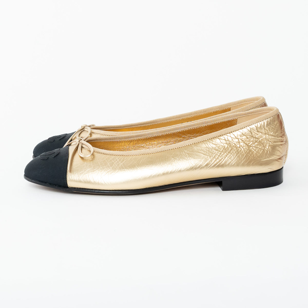 Pre-Loved Chanel™ Metallic Gold Laminated Lambskin Leather Ballet Flats Size 39