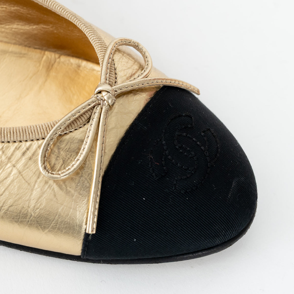 Pre-Loved Chanel™ Metallic Gold Laminated Lambskin Leather Ballet Flats Size 39