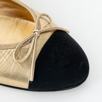 Pre-Loved Chanel™ Metallic Gold Laminated Lambskin Leather Ballet Flats Size 39