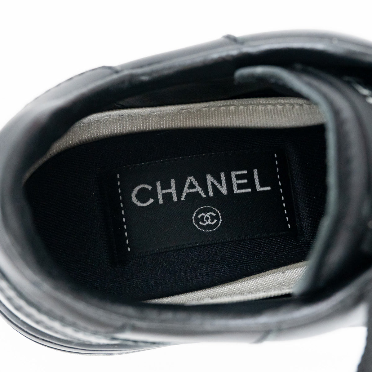 Pre-Loved Chanel™ Black Calfskin Leather Low Top Sneakers Size 35.5