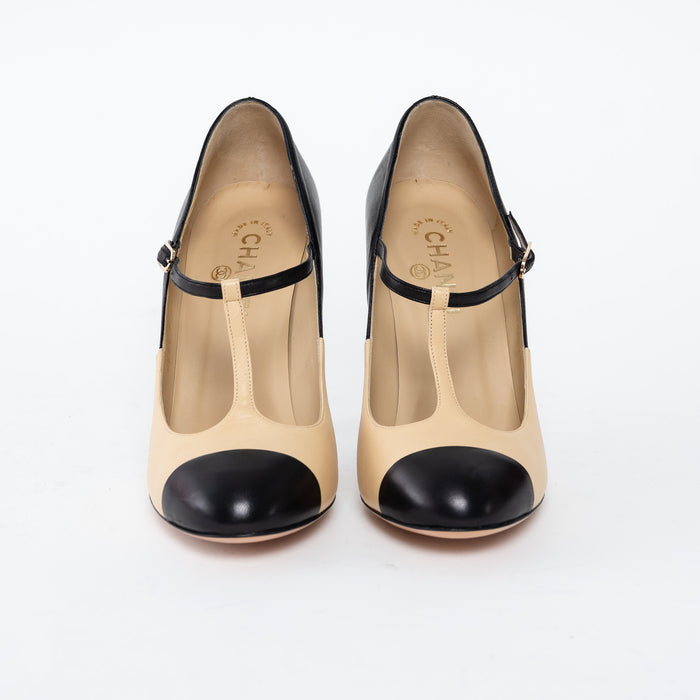 Pre-Loved Chanel™ Two Tone Black Beige Calfskin Leather Pumps Size 38.5