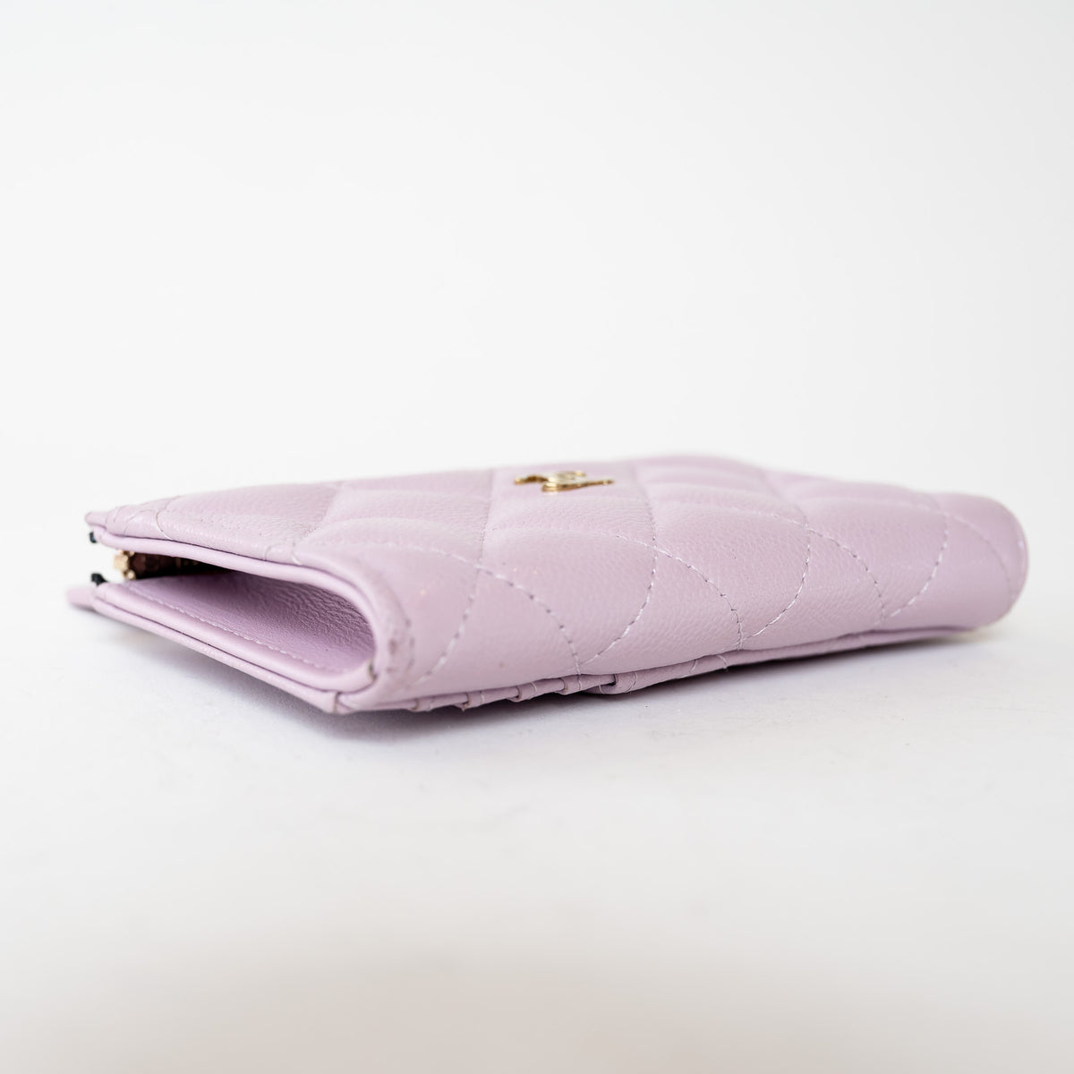 Pre-Loved Chanel™ Lilac Caviar Leather Zip Around Cardholder