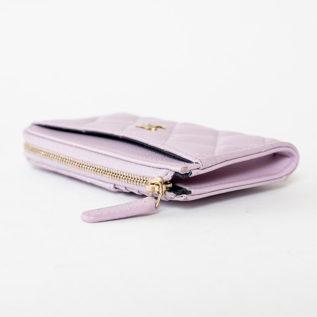 Pre-Loved Chanel™ Lilac Caviar Leather Zip Around Cardholder
