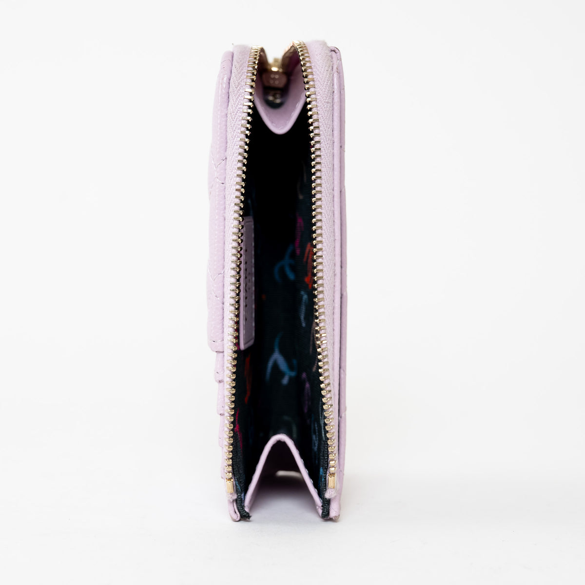 Pre-Loved Chanel™ Lilac Caviar Leather Zip Around Cardholder