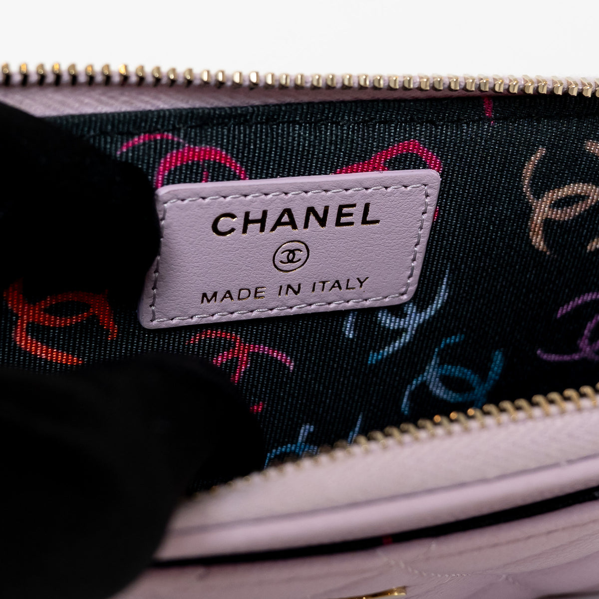 Pre-Loved Chanel™ Lilac Caviar Leather Zip Around Cardholder