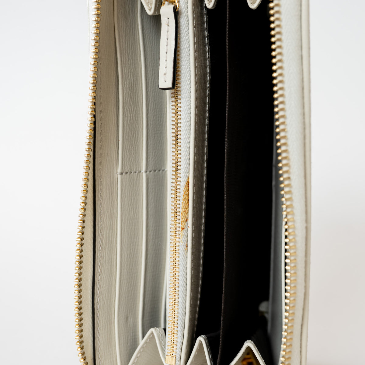 Gucci Beige and White GG Supreme Canvas Gold Horsebit Zip Around Continental Wallet