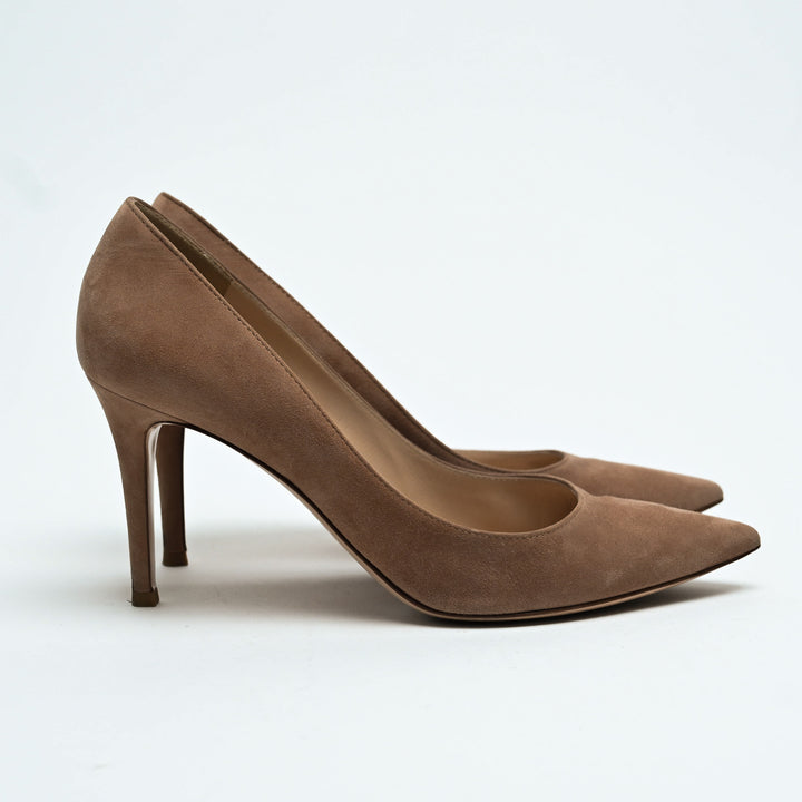 Gianvito Rossi Nude Suede Pointed-Toe Pumps Size 38.5
