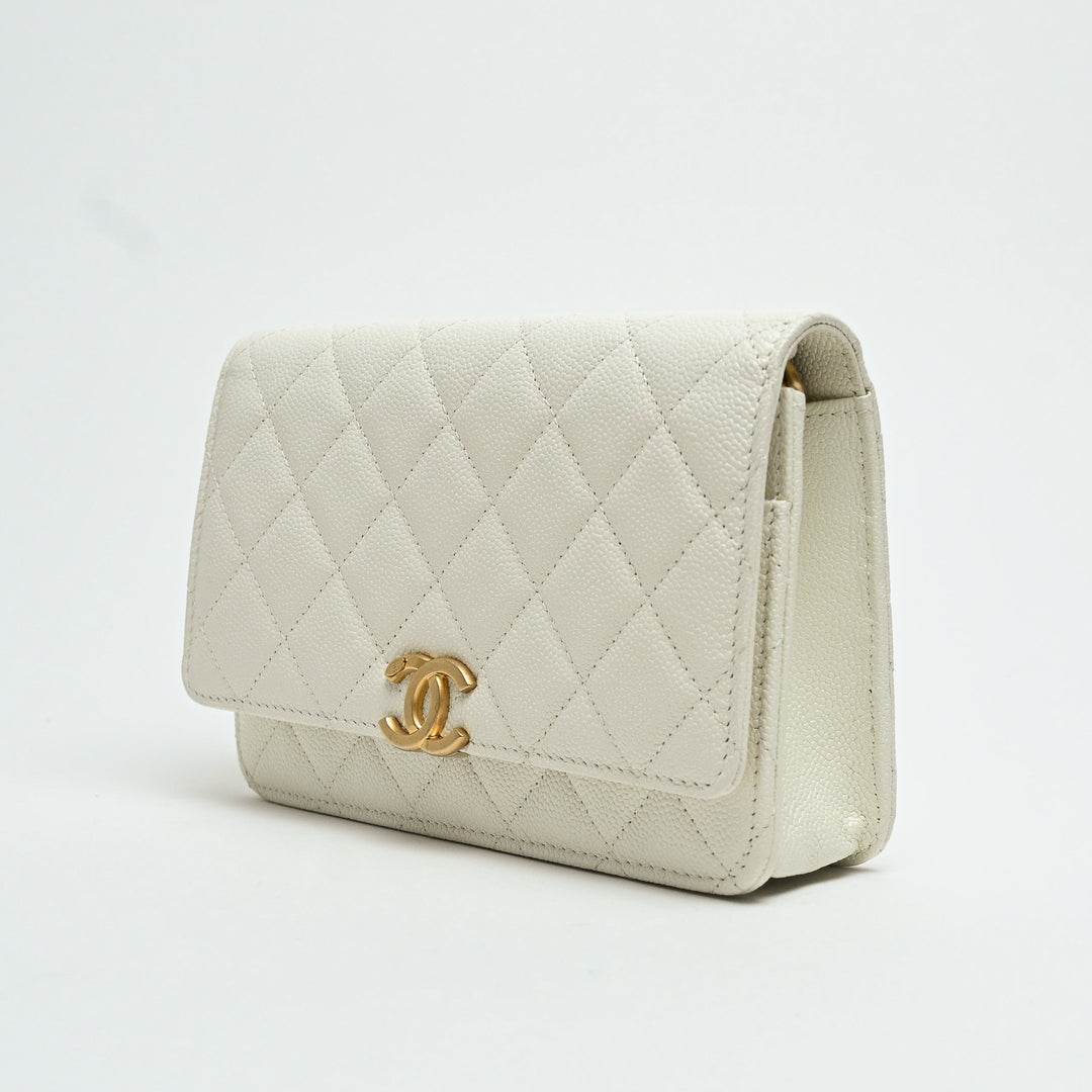 Pre-Loved Chanel™ White Caviar Leather Wallet On Chain