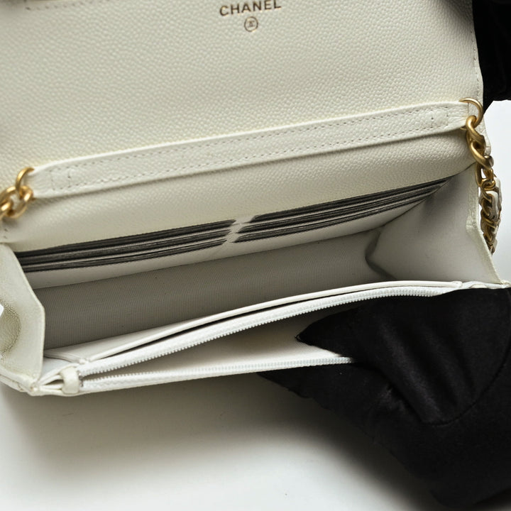 Pre-Loved Chanel™ White Caviar Leather Wallet On Chain