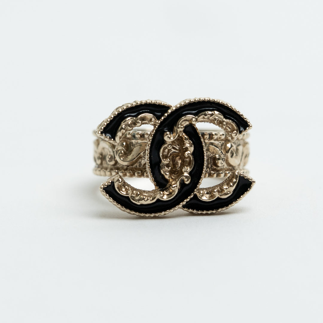 Pre-Loved Chanel™ Gold Tone Interlocking Filagree Logo Ring Size 52