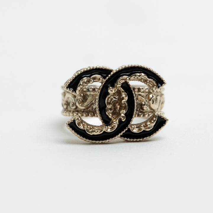 Pre-Loved Chanel™ Gold Tone Interlocking Filagree Logo Ring Size 52