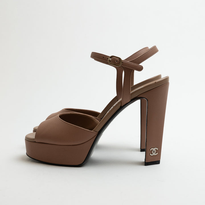 Pre-Loved Chanel™ Beige Leather Platform Block Heel Sandals Size 38