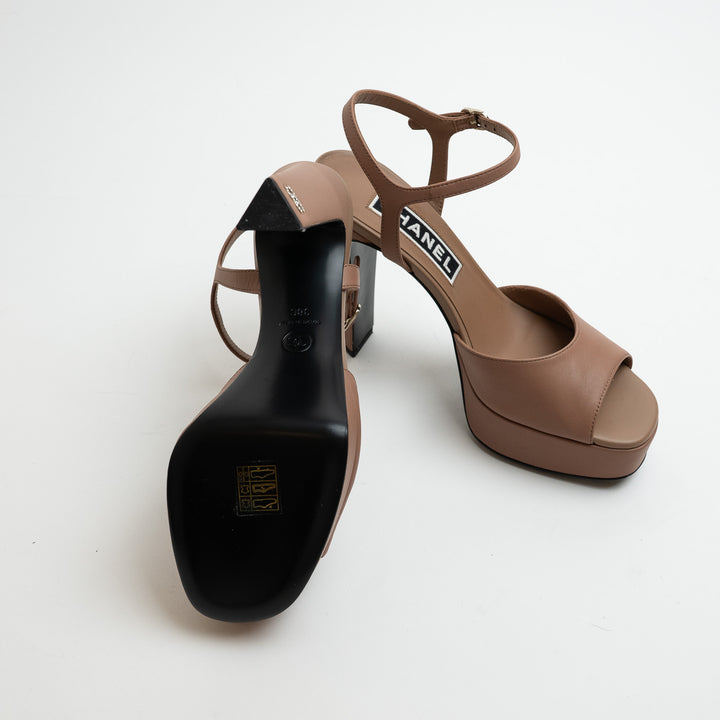 Pre-Loved Chanel™ Beige Leather Platform Block Heel Sandals Size 38