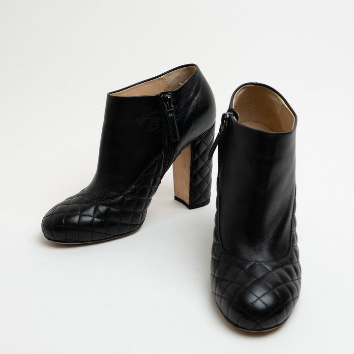 Pre-Loved Chanel™ Black Leather Quilted Block Heel Booties Size 38.5