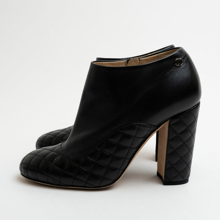 Pre-Loved Chanel™ Black Leather Quilted Block Heel Booties Size 38.5