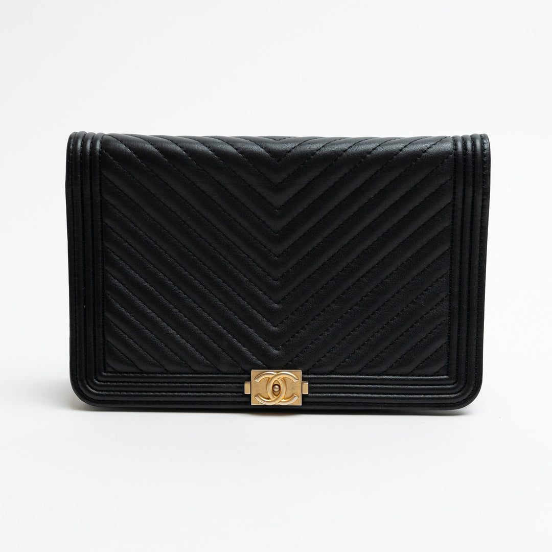 Pre-Loved Chanel™ Black Nappa Chevron Leather Boy Wallet on Chain