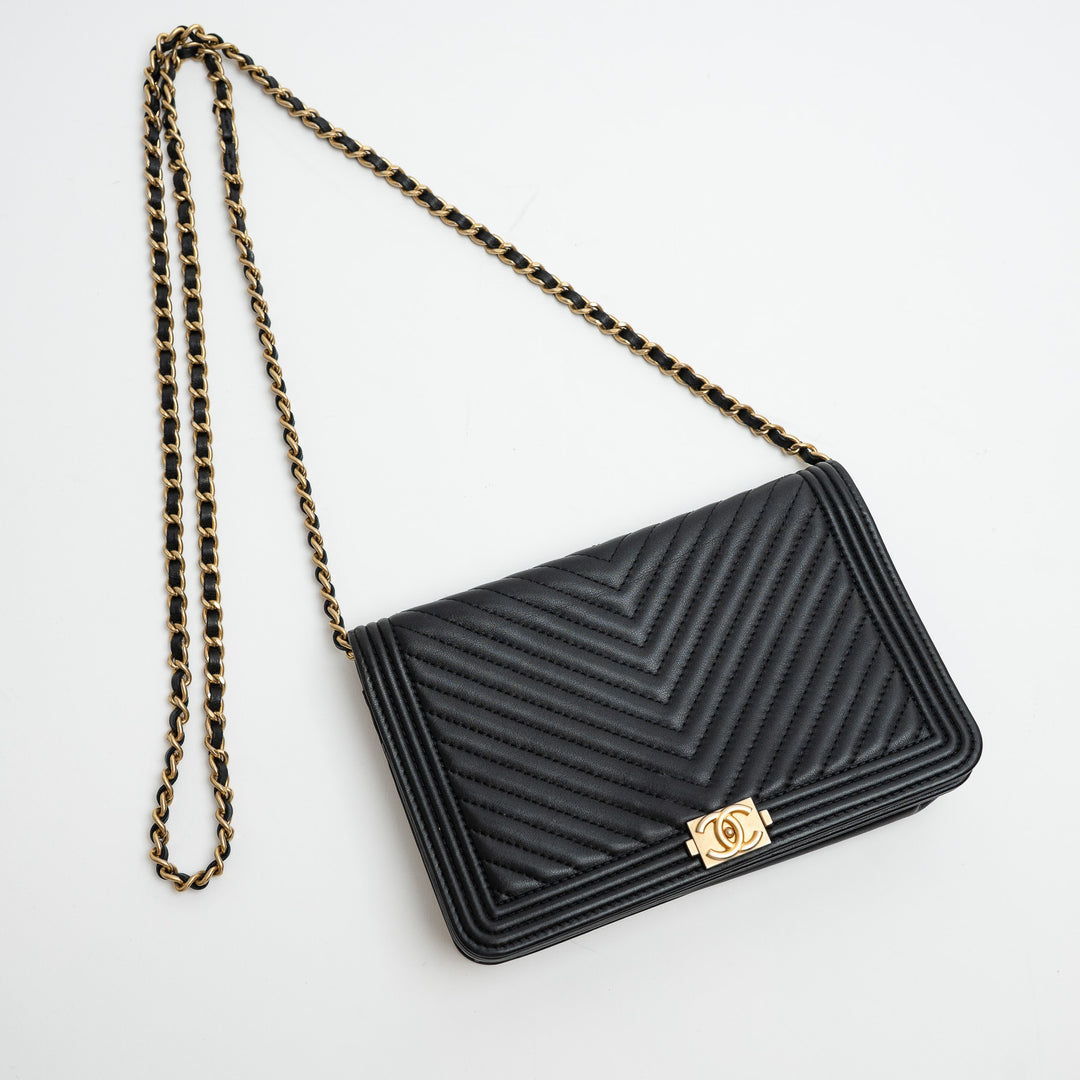 Pre-Loved Chanel™ Black Nappa Chevron Leather Boy Wallet on Chain