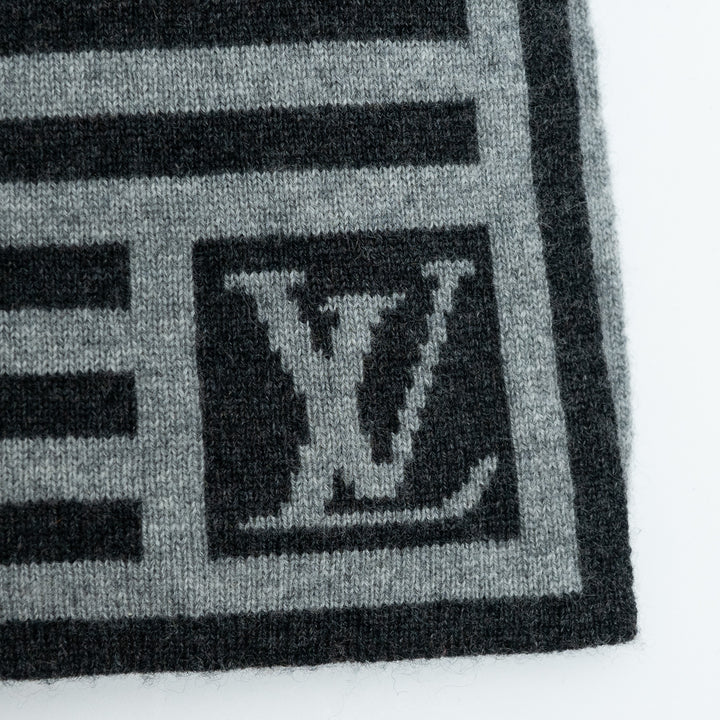 Louis Vuitton Grey Cashmere Knit Scarf