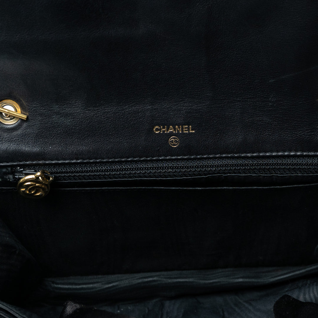 Pre-Loved Chanel™ Black Caviar Leather Vintage Wallet on Chain