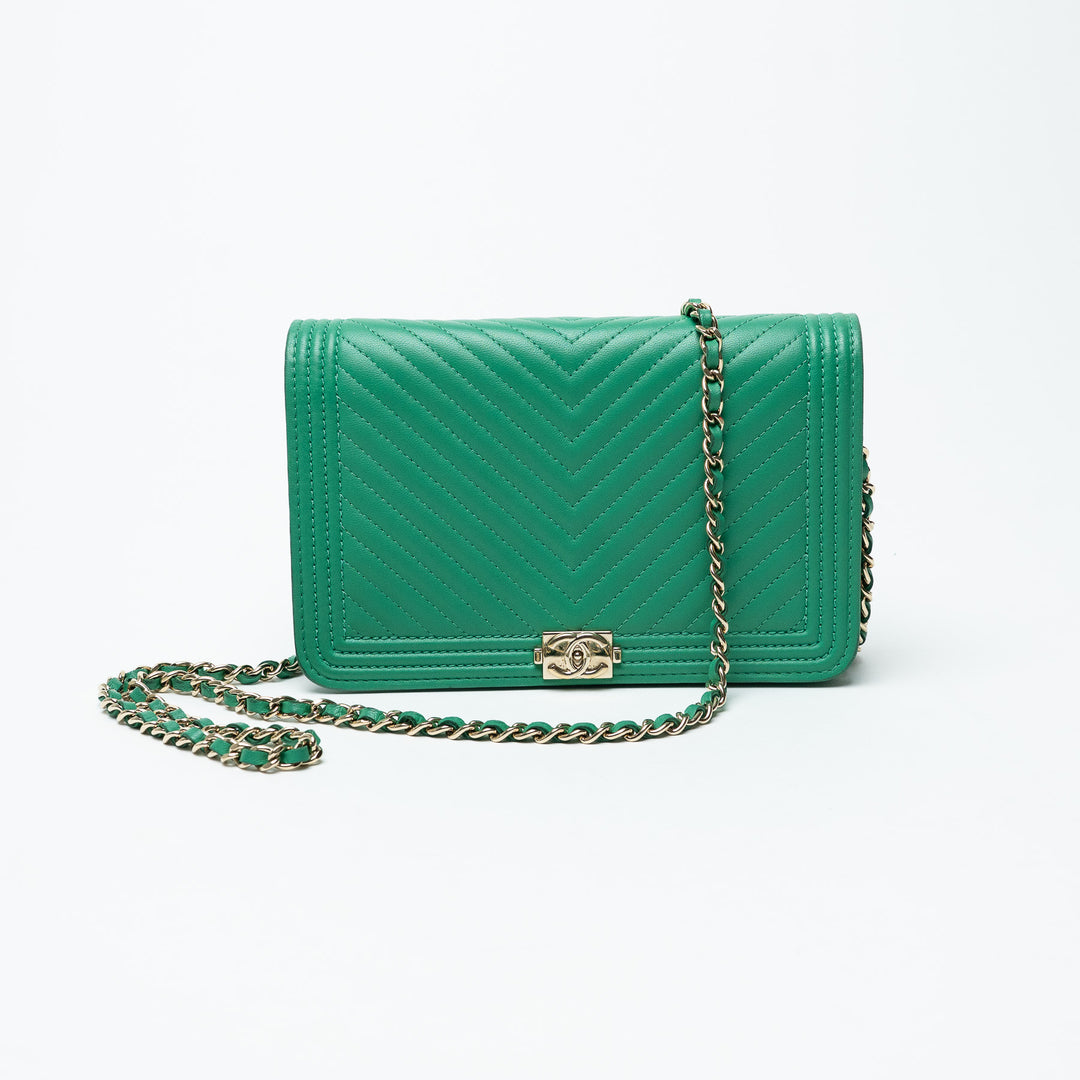 Pre-Loved Chanel™ Green Chevron Quilted Lambskin Boy Wallet on Chain