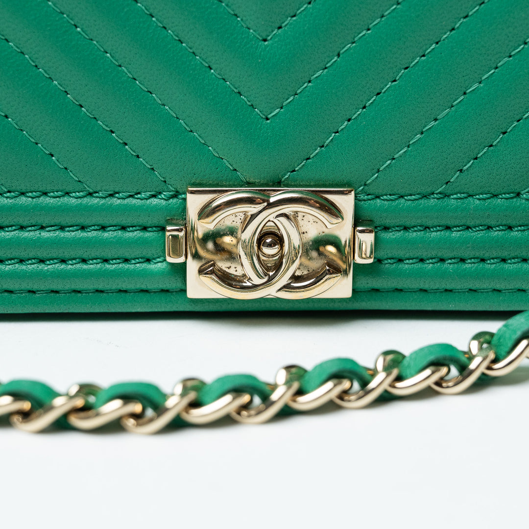 Pre-Loved Chanel™ Green Chevron Quilted Lambskin Boy Wallet on Chain