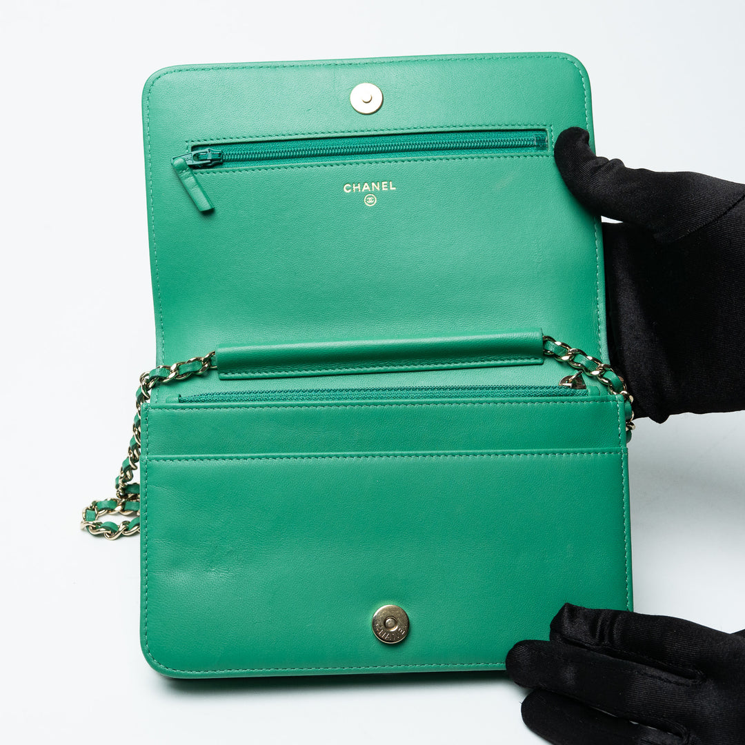 Pre-Loved Chanel™ Green Chevron Quilted Lambskin Boy Wallet on Chain