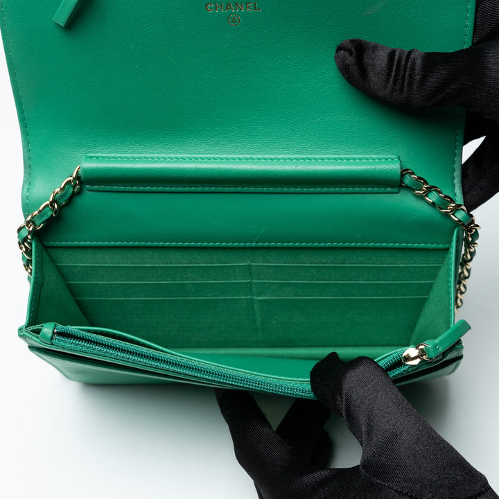 Pre-Loved Chanel™ Green Chevron Quilted Lambskin Boy Wallet on Chain