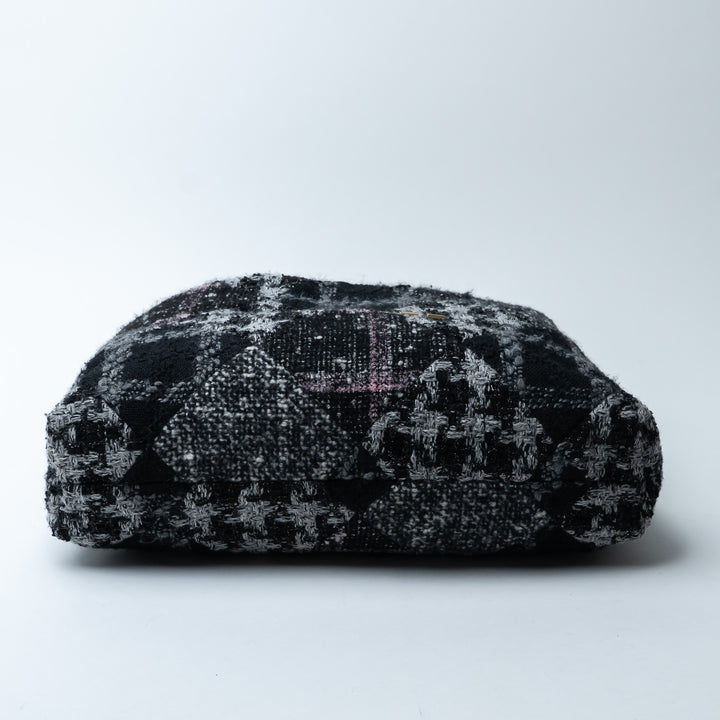 Pre-Loved Chanel™ Black & Grey Tweed Houndstooth Patchwork Small 22 Hobo Bag