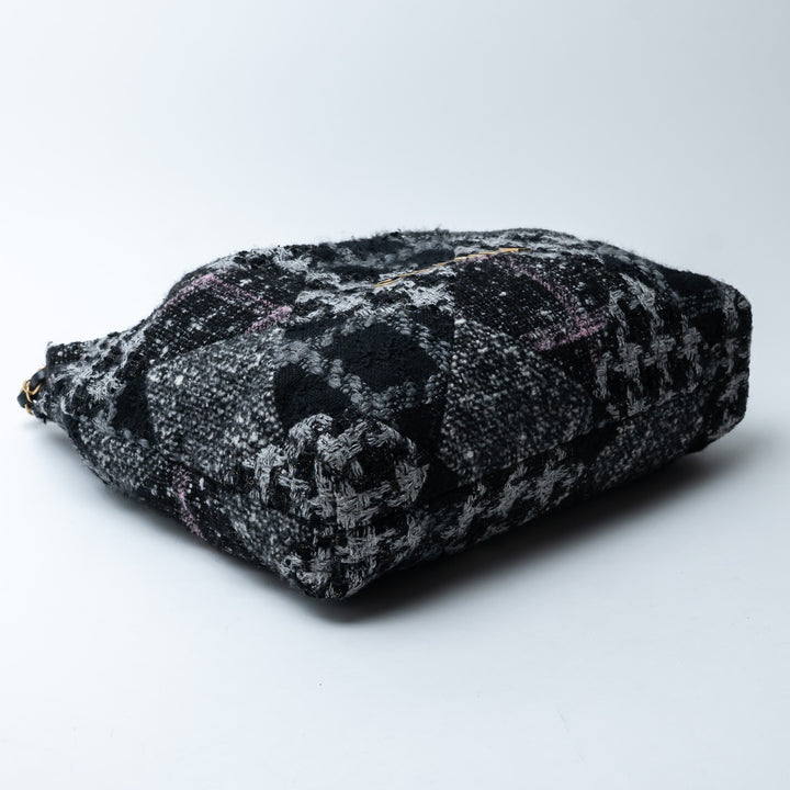 Pre-Loved Chanel™ Black & Grey Tweed Houndstooth Patchwork Small 22 Hobo Bag