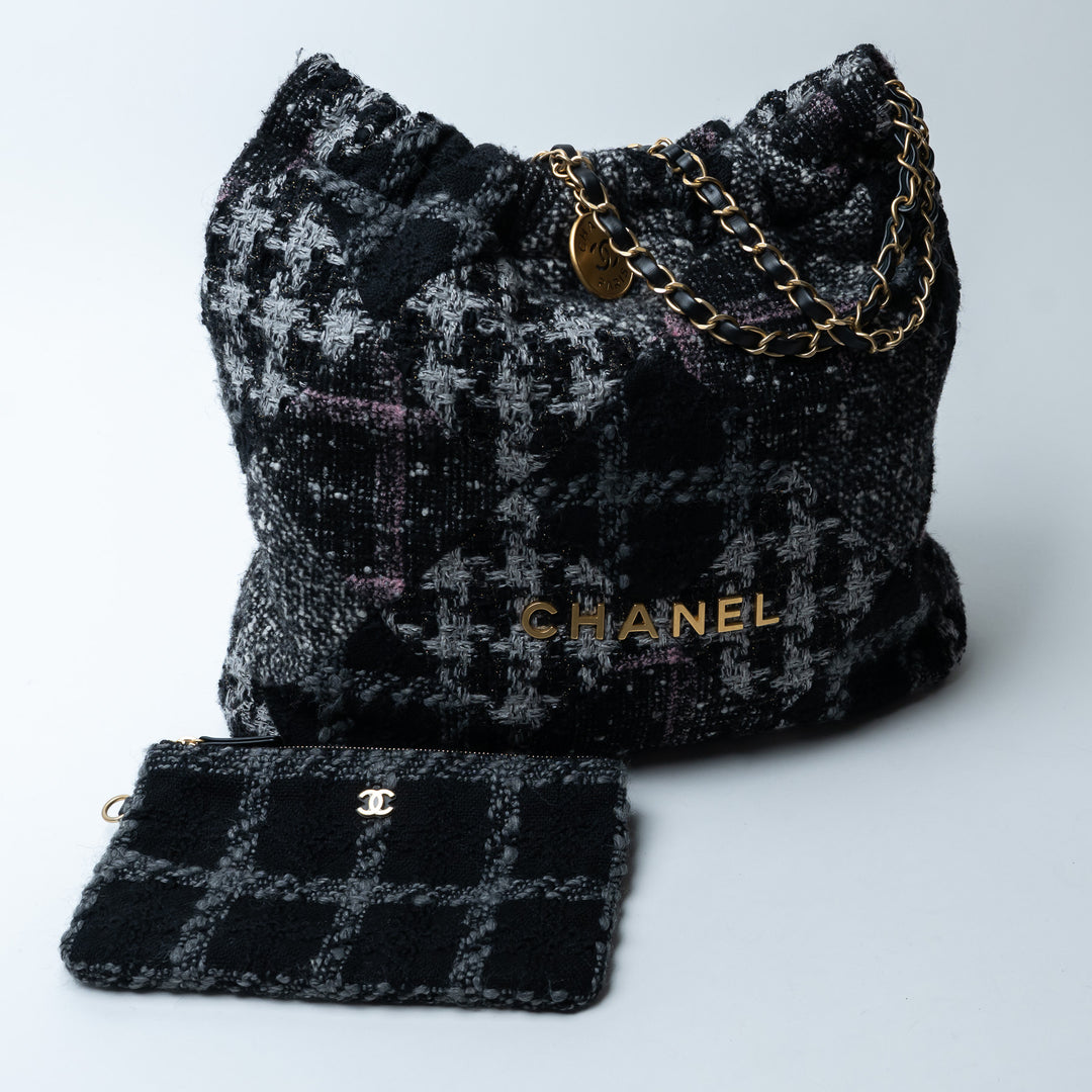 Pre-Loved Chanel™ Black & Grey Tweed Houndstooth Patchwork Small 22 Hobo Bag