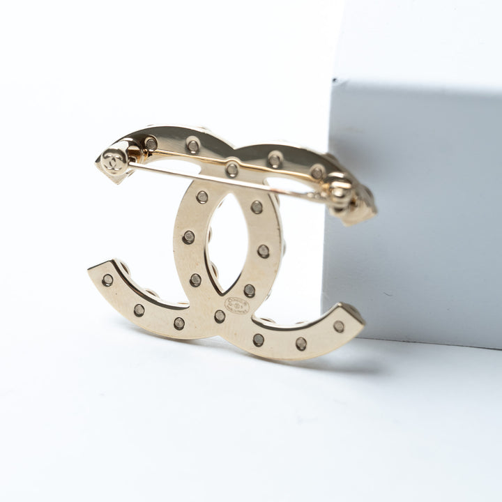 Pre-Loved Chanel™ Gold-Tone Brooch with Faux Pearl Embellished Details