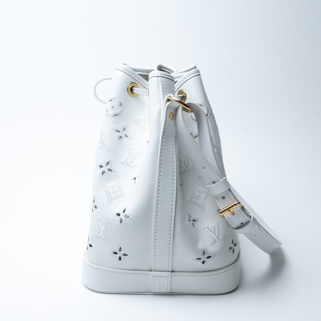 Louis Vuitton White Calfskin Perforated Leather Petit Noe Broderie Anglaise Bucket Bag