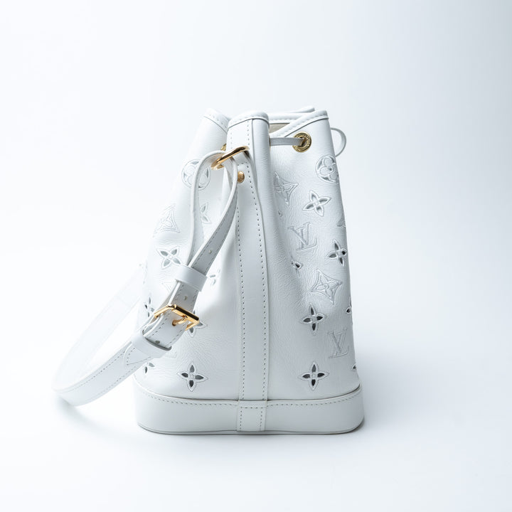 Louis Vuitton White Calfskin Perforated Leather Petit Noe Broderie Anglaise Bucket Bag