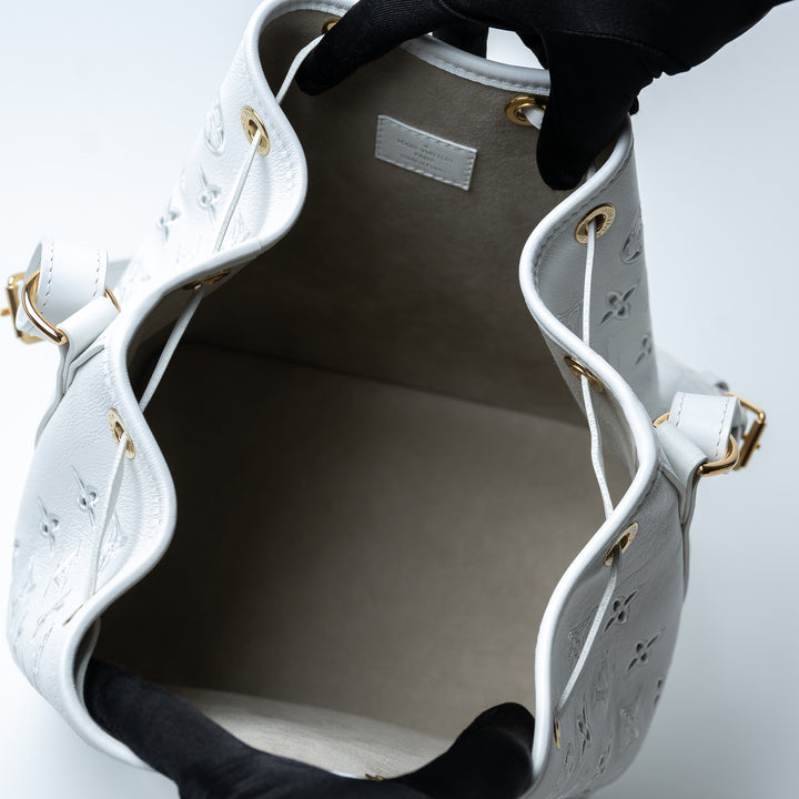 Louis Vuitton White Calfskin Perforated Leather Petit Noe Broderie Anglaise Bucket Bag