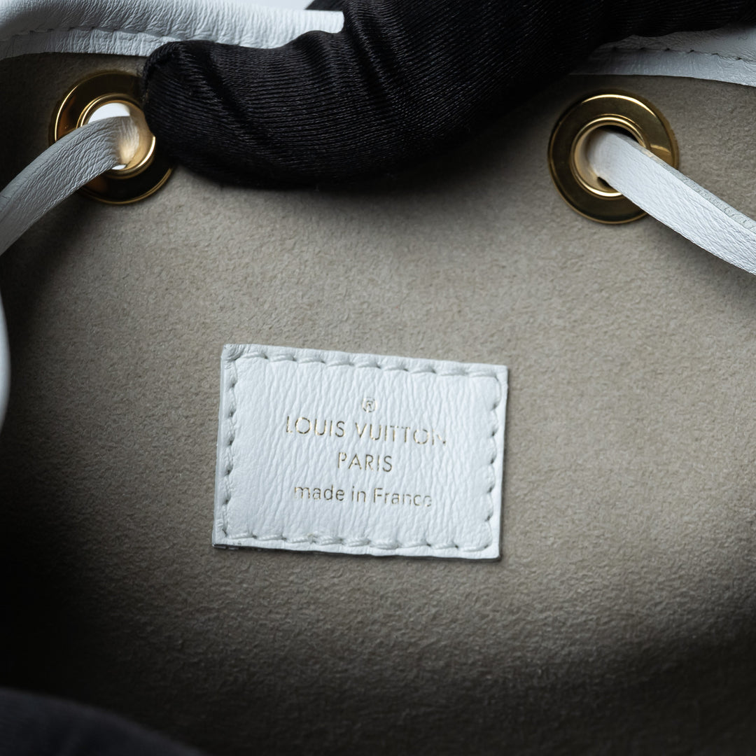 Louis Vuitton White Calfskin Perforated Leather Petit Noe Broderie Anglaise Bucket Bag