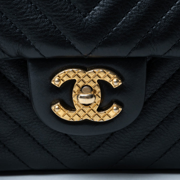 Pre-Loved Chanel™ Black Lambskin Leather Rock The Corner Flap Bag