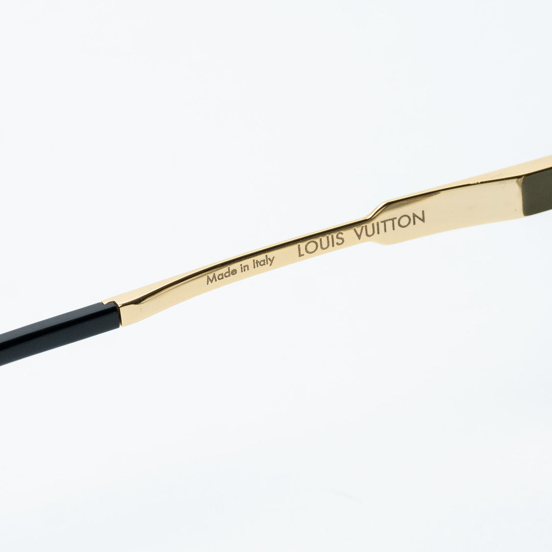 Gold and Gray Metal Aviator Sunglasses. (view 6)