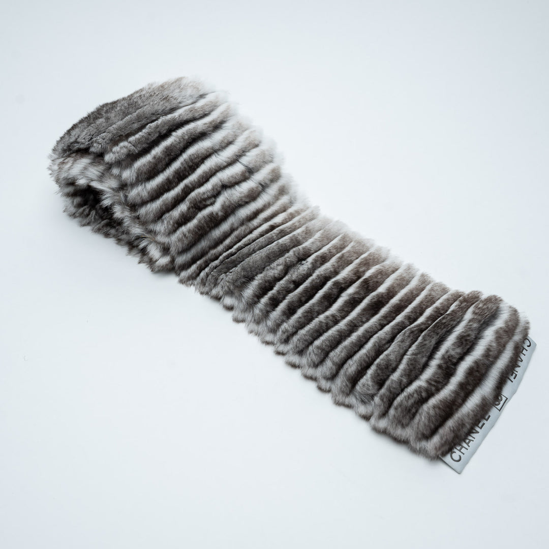 Pre-Loved Chanel™ Grey & White Orylag Rabbit Fur Scarf