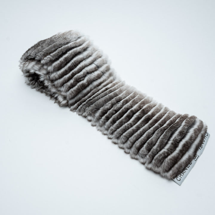 Pre-Loved Chanel™ Grey & White Orylag Rabbit Fur Scarf